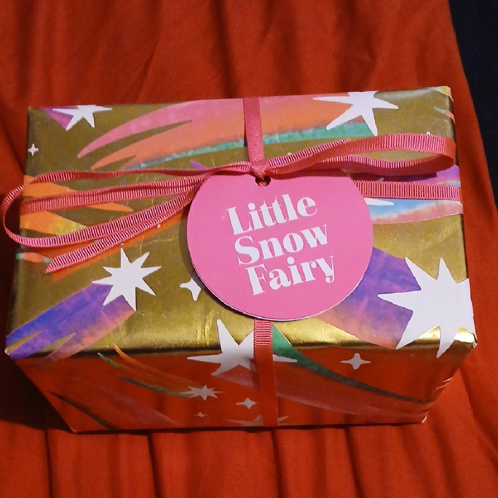 Lush Little Snow Fairy Bath Soak Gift Set - Gold and Pink